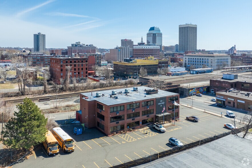 More Photos Of 235 Chestnut St, Springfield Office For Lease