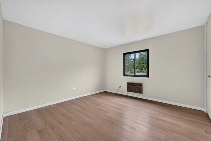 More Photos Of 450 Perrie Dr, Elk Grove Village Apartments For Sale