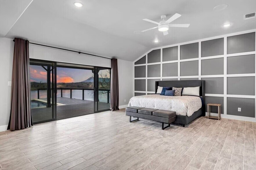 More Photos Of 3120 River Oaks Dr, Kingsland Specialty For Sale