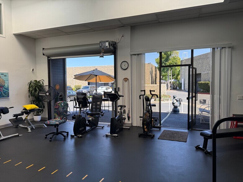 More Photos Of 151 Kalmus Dr, Costa Mesa Light Manufacturing For Lease