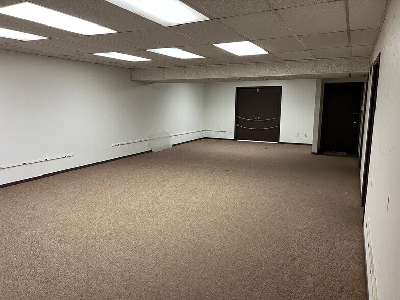 More Photos Of 1240 Stanford Dr, Kankakee Industrial For Sale