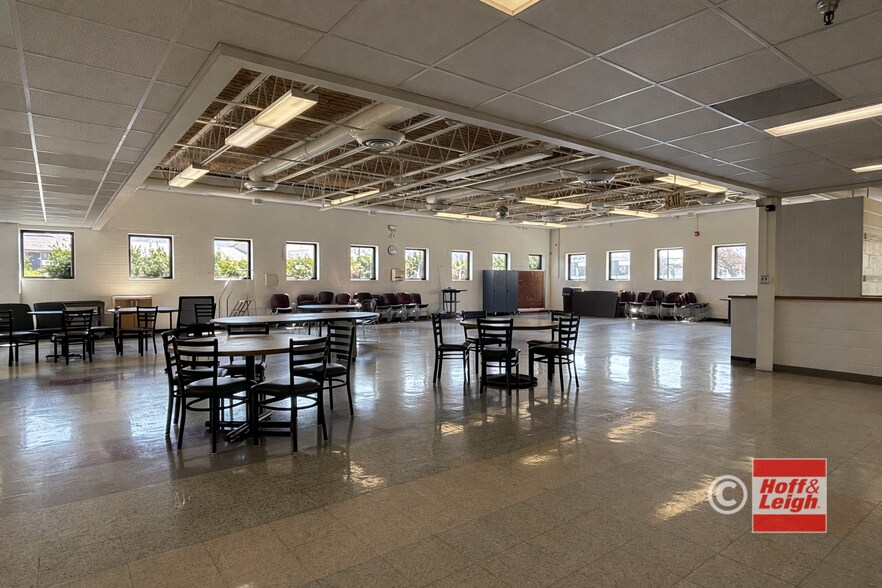 More Photos Of 1490 E 191st St, Euclid Light Manufacturing For Sale