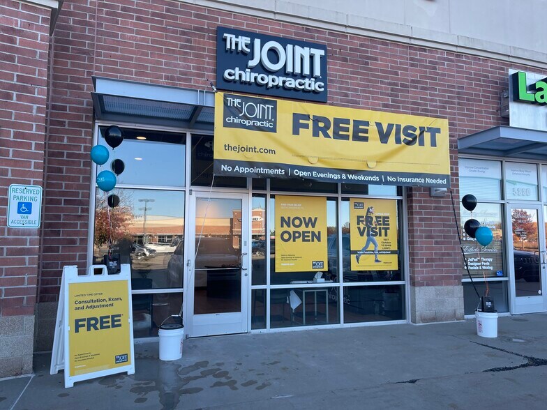 More Photos Of 5860-5990 Sashabaw Rd, Independence Township Storefront For Lease