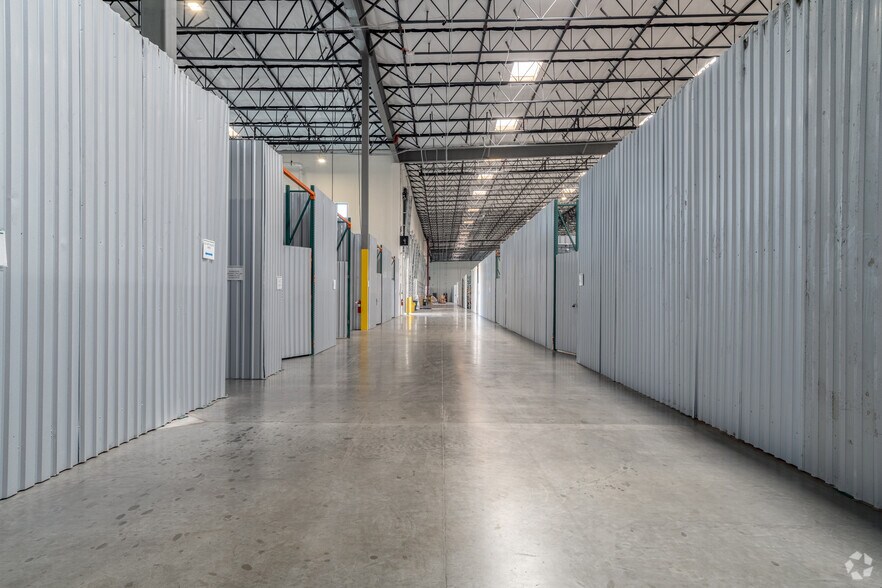 More Photos Of 11179 Banana Ave, Fontana Distribution For Lease