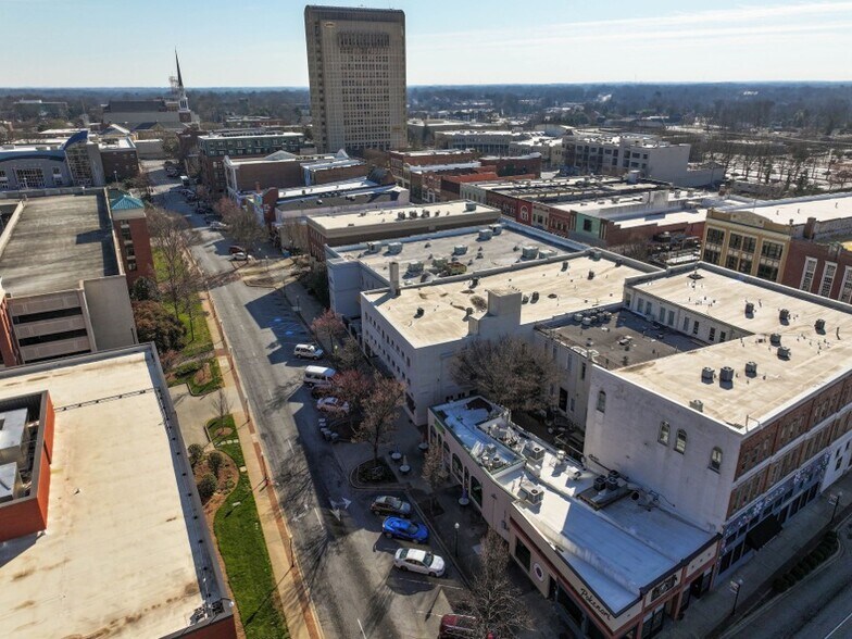 More Photos Of 100 E Main St, Spartanburg Apartments For Lease