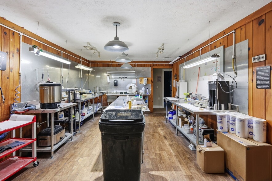 More Photos Of 3365 Thompson Bridge Rd, Gainesville Freestanding For Sale