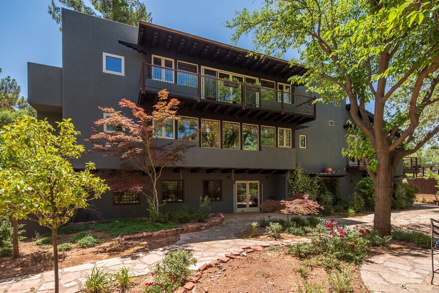 More Photos Of 25 Schnebly Hill Rd, Sedona Freestanding For Sale