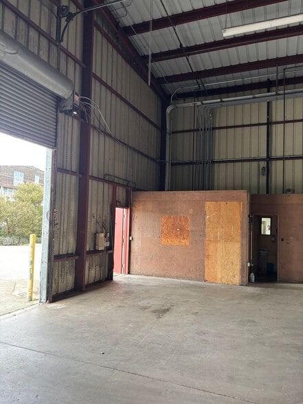 More Photos Of 2131 Delaware Ave, Santa Cruz Manufacturing For Lease