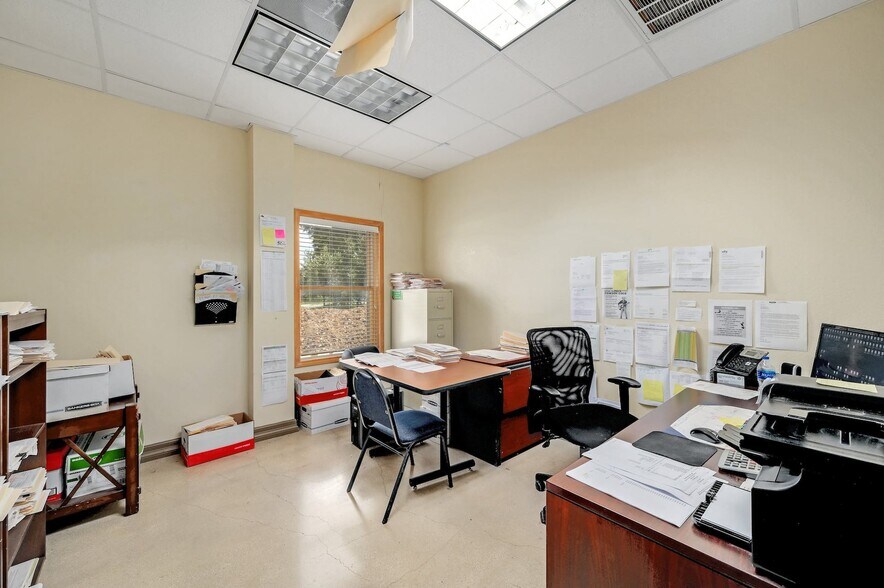 More Photos Of 1300 Universal City Blvd, Universal City Warehouse For Sale