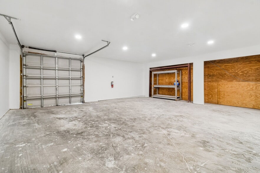 More Photos Of 1956 Kingsley Ave, Orange Park General Retail For Sale
