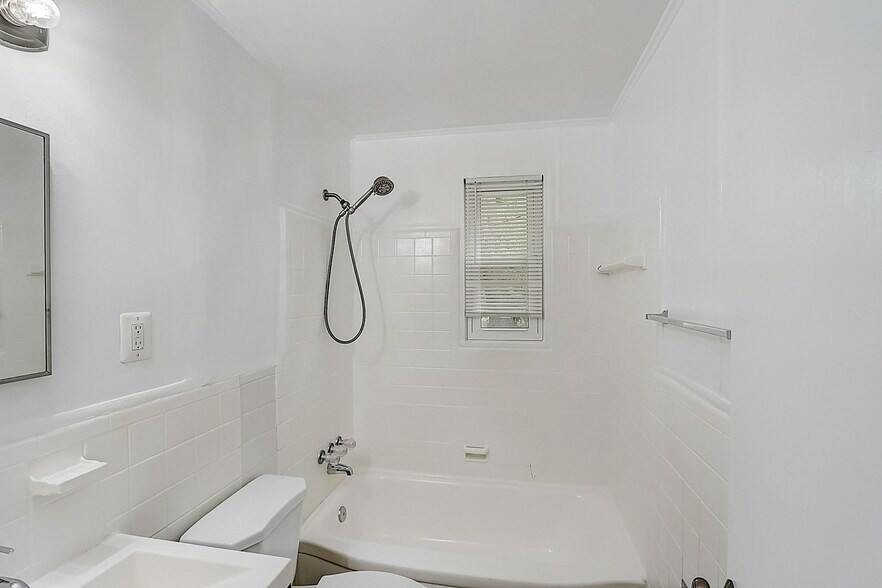 More Photos Of 872 Bellevue St SE, Washington Apartments For Sale
