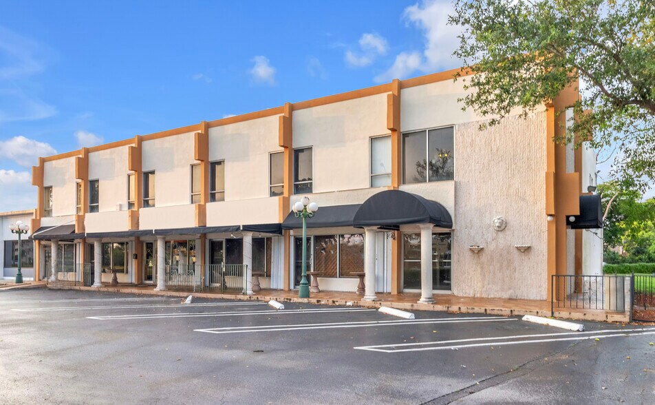 More Photos Of 11504 W Sample Rd, Coral Springs Restaurant For Sale