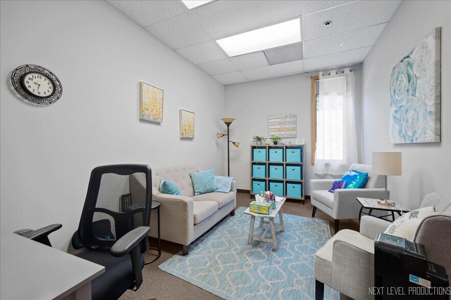 More Photos Of 850 W Bartlett Rd, Bartlett Medical For Sale