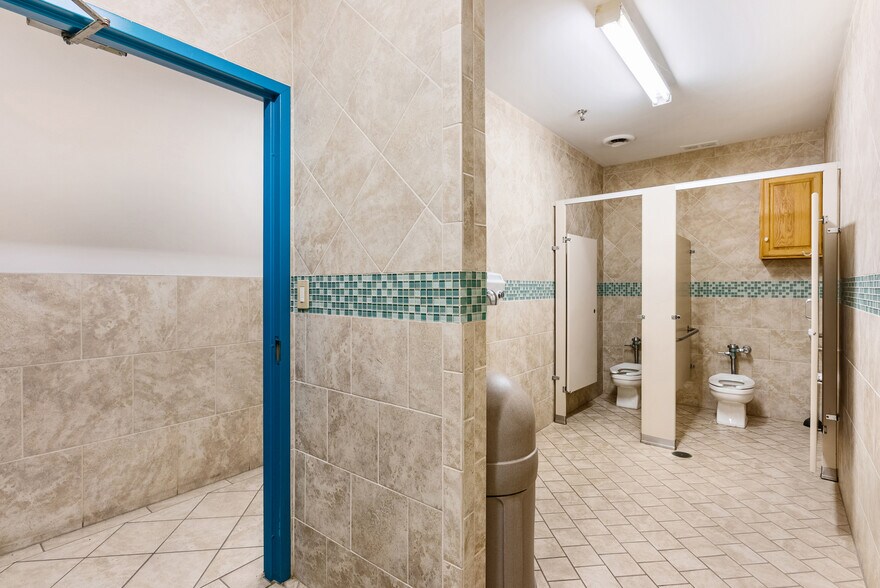 More Photos Of 5054 Miller Rd, Flint Freestanding For Sale