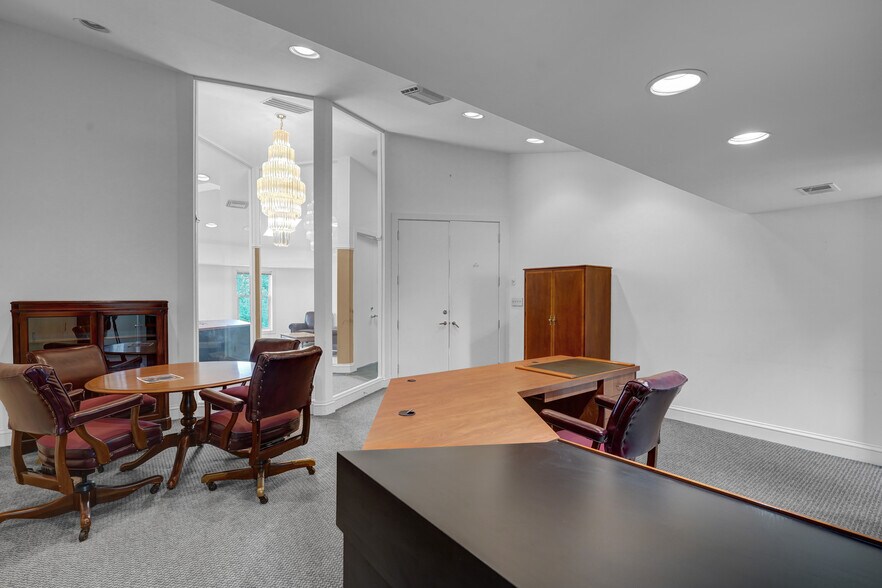 More Photos Of 1142-1148 Walker Rd, Great Falls Medical For Sale