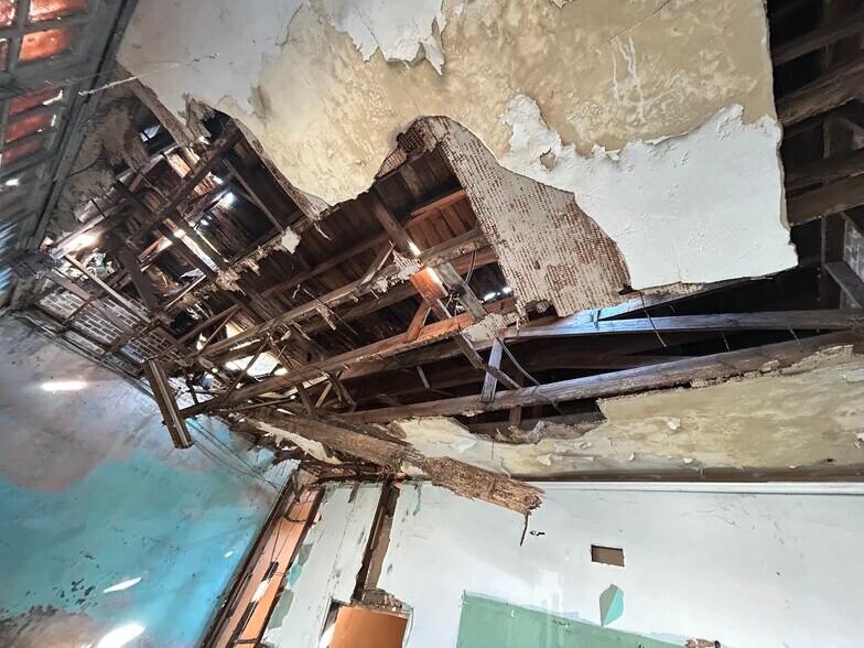 More Photos Of 710 Scenic Hwy, Baton Rouge Light Distribution For Sale