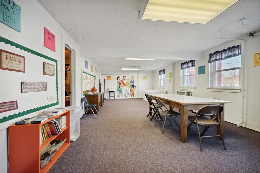 More Photos Of 725 Navarre Ave, Toledo Religious Facility For Sale