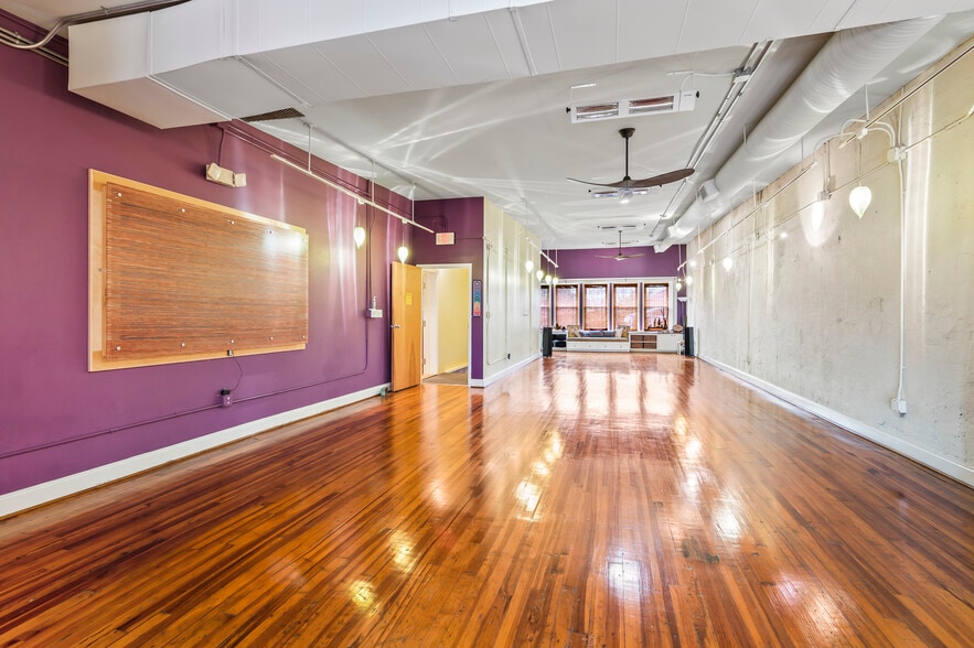 More Photos Of 633 N Trade St, Winston-Salem Storefront For Lease