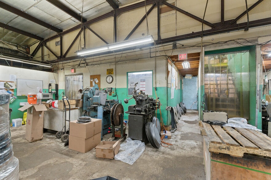 More Photos Of 906 Burnet Ave, Syracuse Warehouse For Sale
