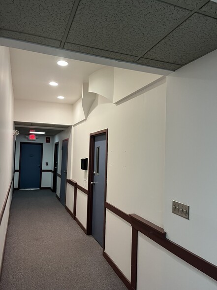 More Photos Of 363 Main St, Hartford Office For Lease