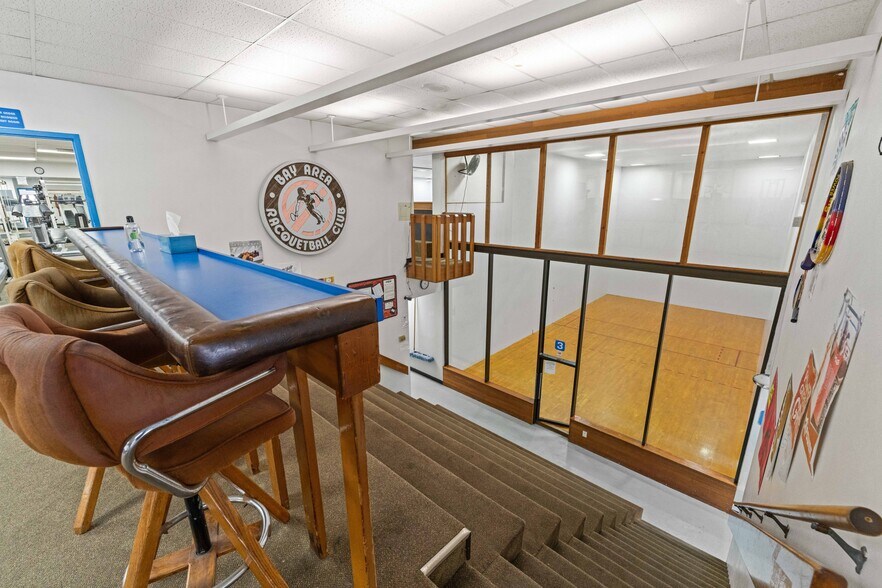 More Photos Of 985 Newmark Ave, Coos Bay Health Club For Sale