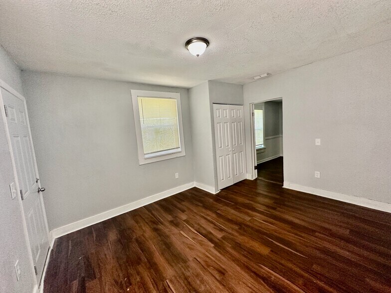 More Photos Of 619 Linwood Ave, Jacksonville Specialty For Sale