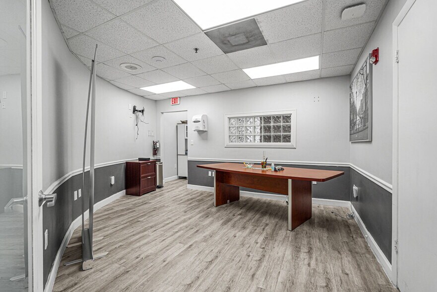 More Photos Of 2645 SW 37th Ave, Miami Medical For Sale