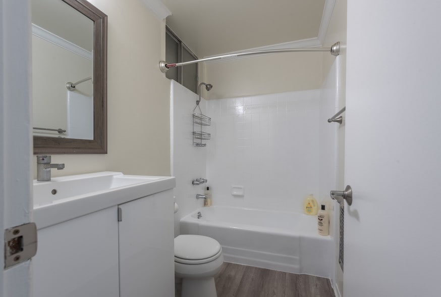 More Photos Of 1214 N Clark St, West Hollywood Apartments For Sale