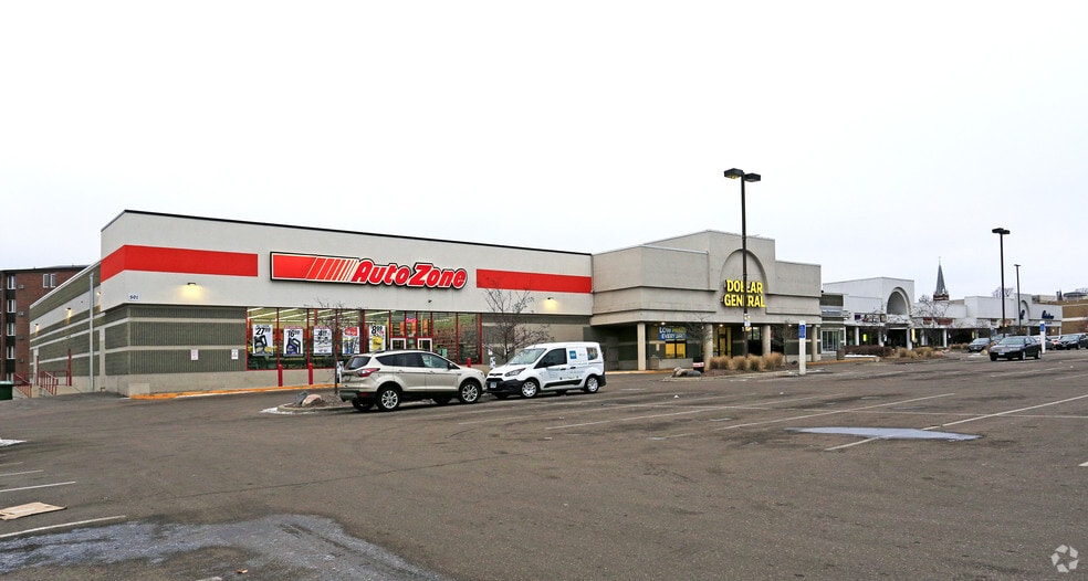 More Photos Of 519-621 W Broadway Ave, Minneapolis Unknown For Lease