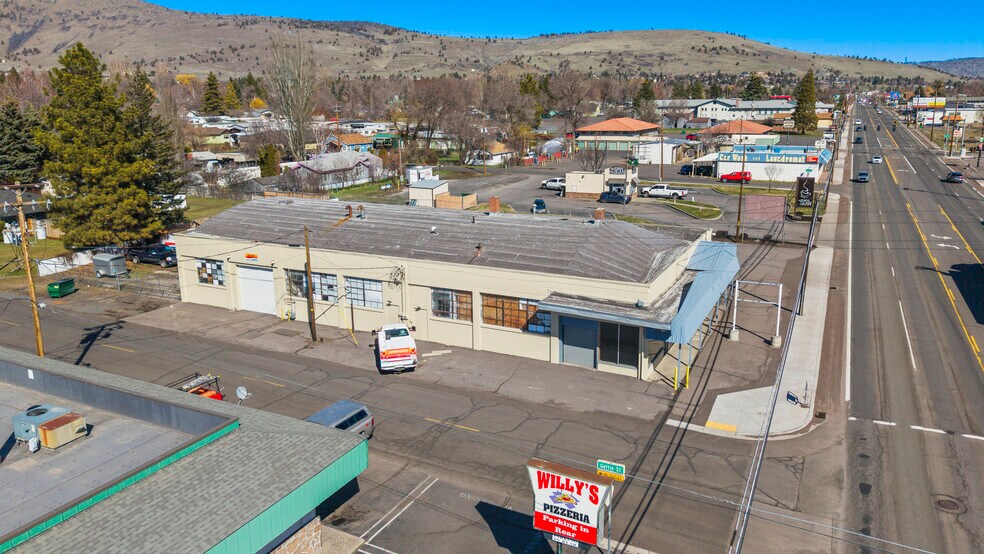 Primary Photo Of 4609 S 6th St, Klamath Falls Storefront For Sale