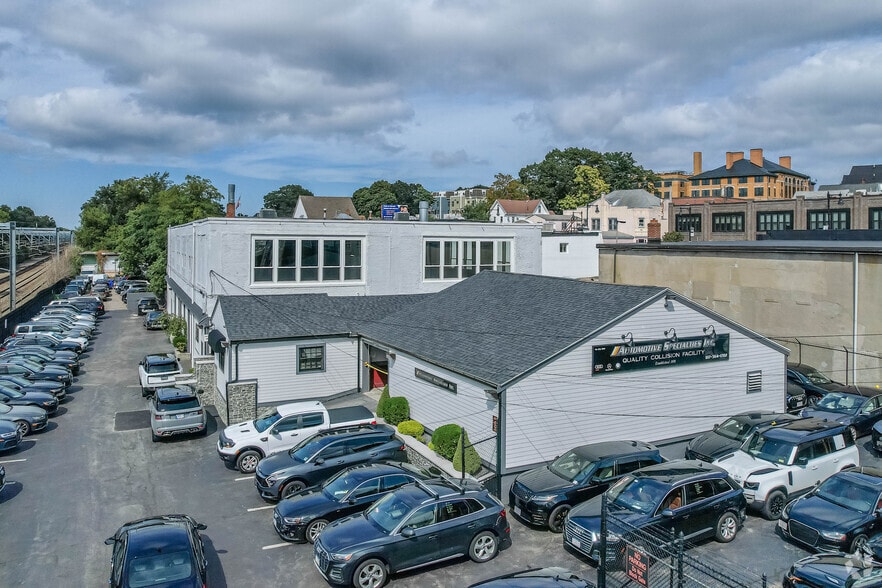 More Photos Of 1217 Hyde Park Ave, Hyde Park Warehouse For Lease