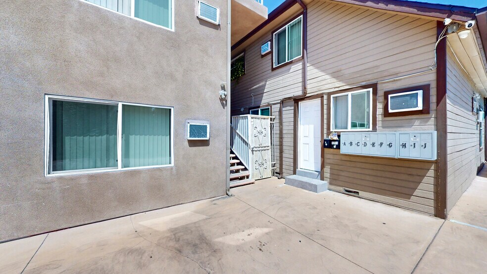 More Photos Of 1344 E Broadway, Glendale Apartments For Sale