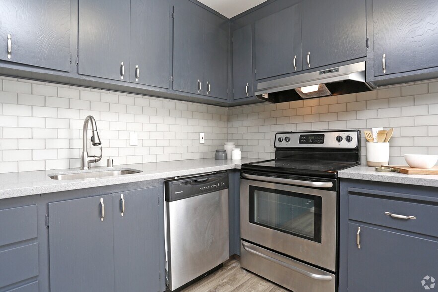 More Photos Of 2275 Grove Way, Castro Valley Apartments For Sale