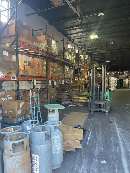 More Photos Of 2099 S Park Rd, Hallandale Manufacturing For Sale