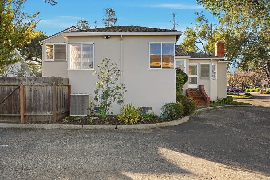 More Photos Of 29 Hawthorne Ave, Los Altos Office For Lease