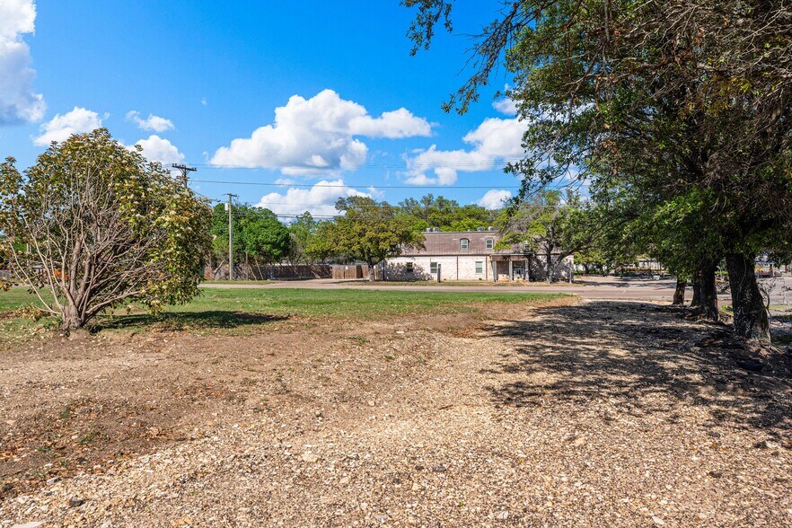 More Photos Of 720 N New Rd, Waco Land For Sale
