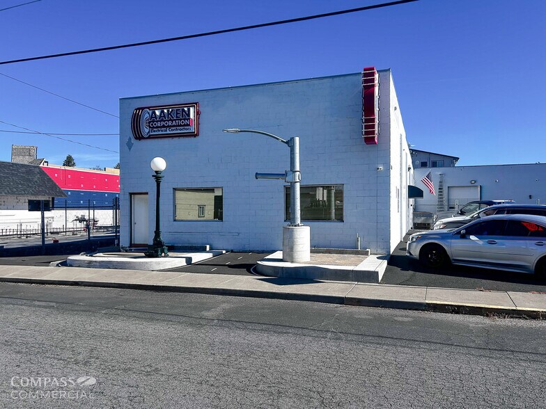 Primary Photo Of 1260 NE 1st St, Bend Warehouse For Lease