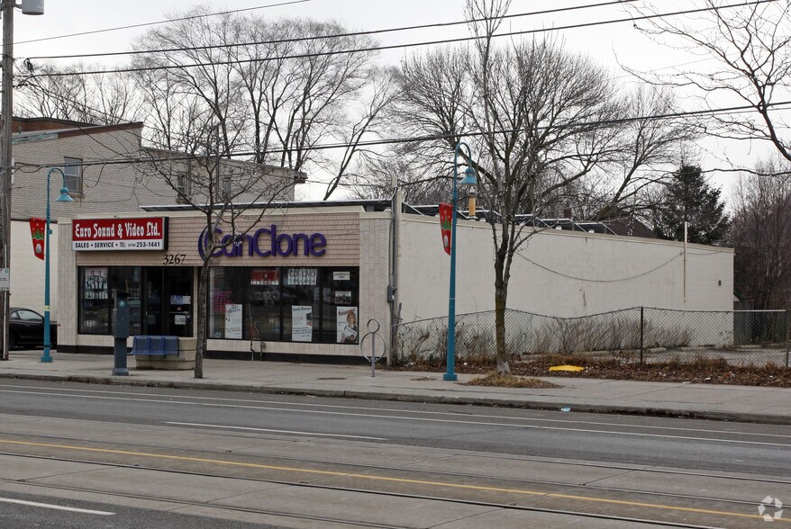 More Photos Of 3267 Lake Shore Blvd W, Toronto Storefront For Sale