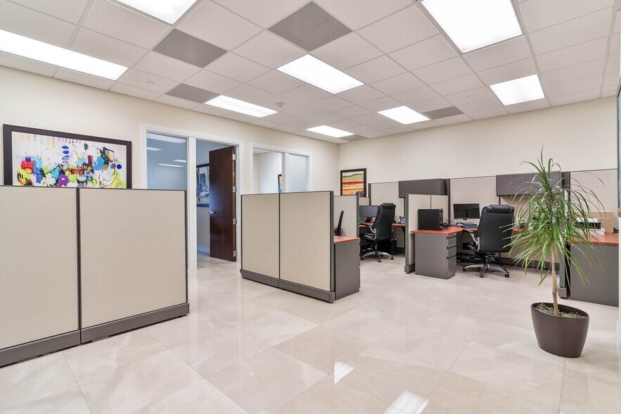 More Photos Of 1600 Ponce De Leon Blvd, Coral Gables Office For Lease