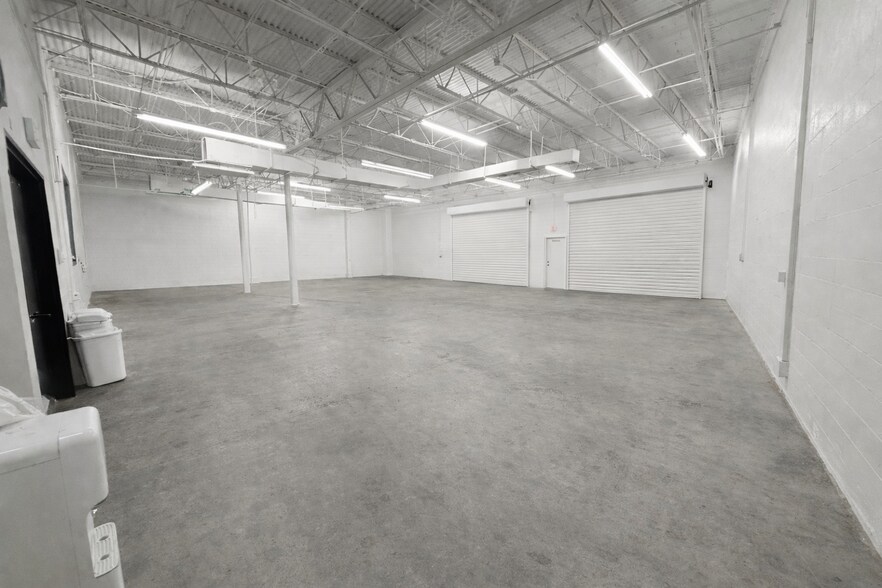 More Photos Of 11300-11354 Wiles Rd, Coral Springs General Retail For Lease