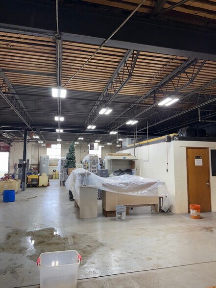 More Photos Of 6677 Moore Rd, Mattydale Light Manufacturing For Lease