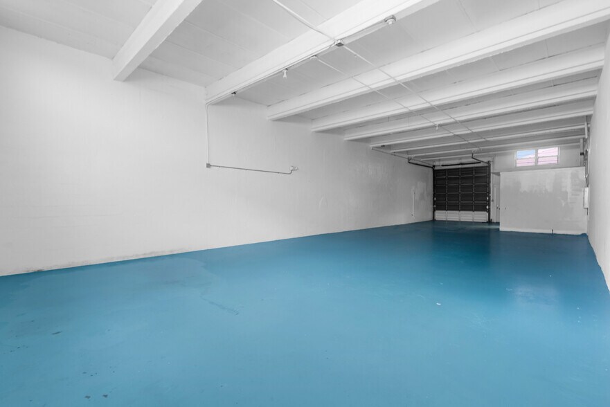 More Photos Of 2320-2326 NW 7th Ct, Miami Warehouse For Lease