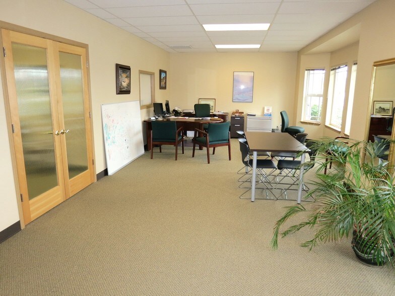 More Photos Of 1800 4th St, Marysville Office For Lease