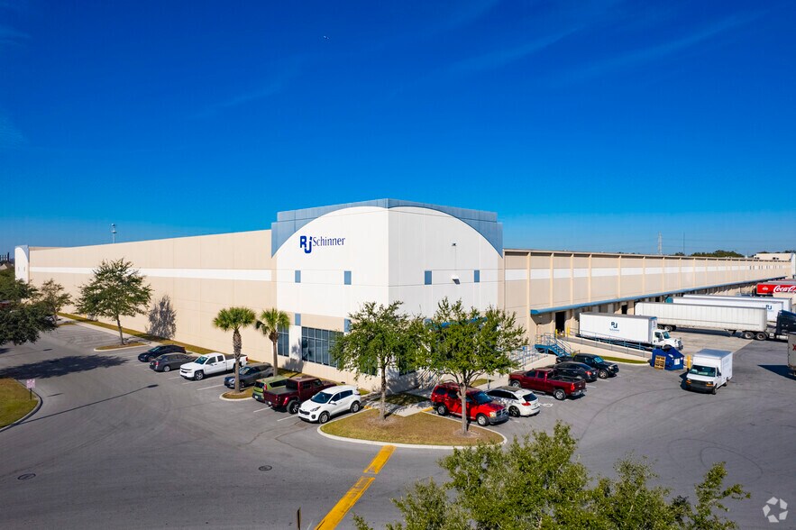 More Photos Of 4409-4443 Madison Industrial Ln, Tampa Warehouse For Lease