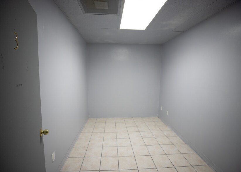 More Photos Of 922 S Atlantic Blvd, East Los Angeles Office For Sale