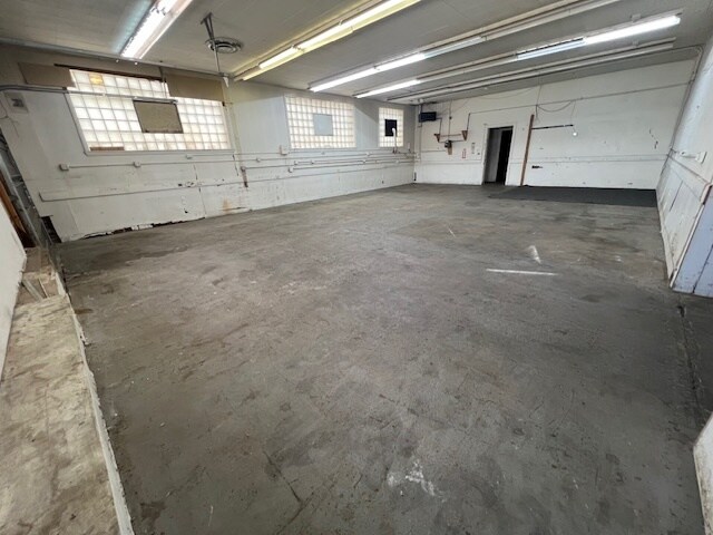 More Photos Of 810 Taylor St, Elyria Industrial For Sale