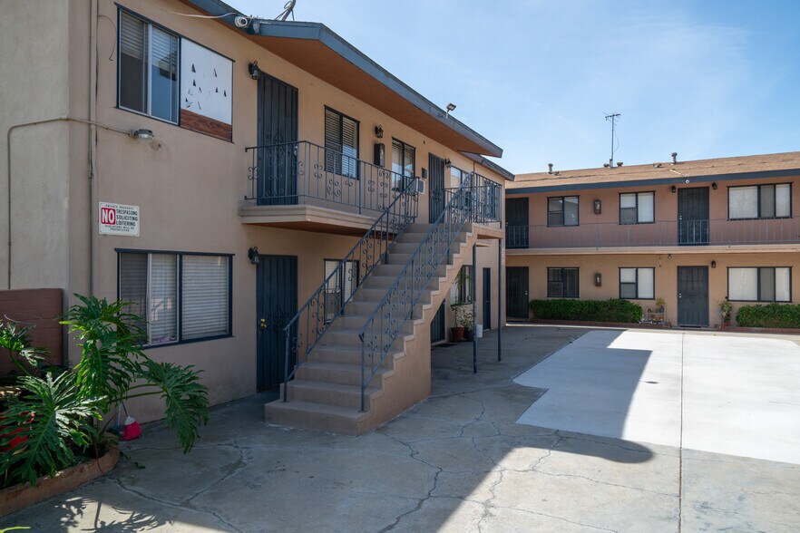 More Photos Of 5505 Cherry Ave, Long Beach Apartments For Sale