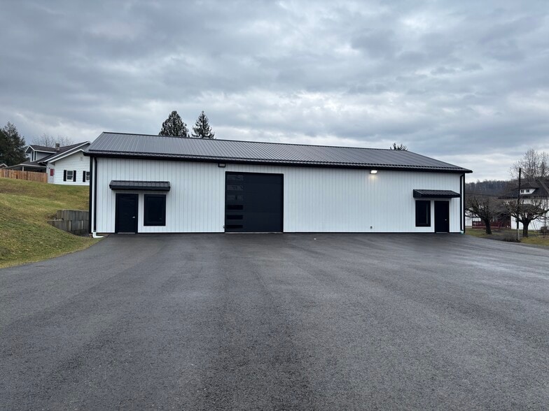 More Photos Of 8,18 Juneau Ln, Morgantown Light Distribution For Lease