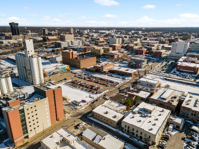 More Photos Of 429-431 N Boonville Ave, Springfield General Retail For Lease