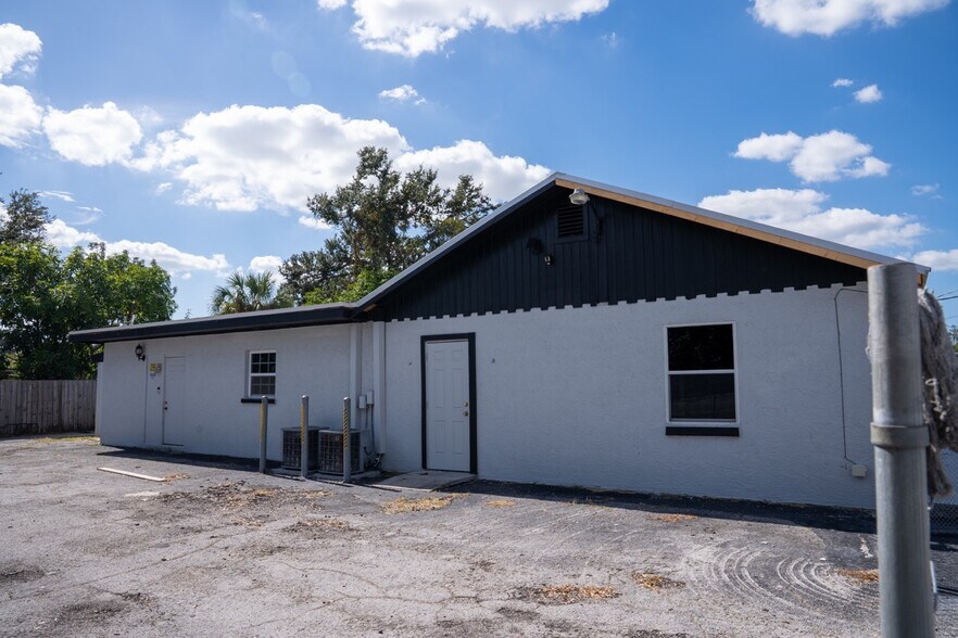 More Photos Of 108 9th Ave E, Bradenton Freestanding For Sale